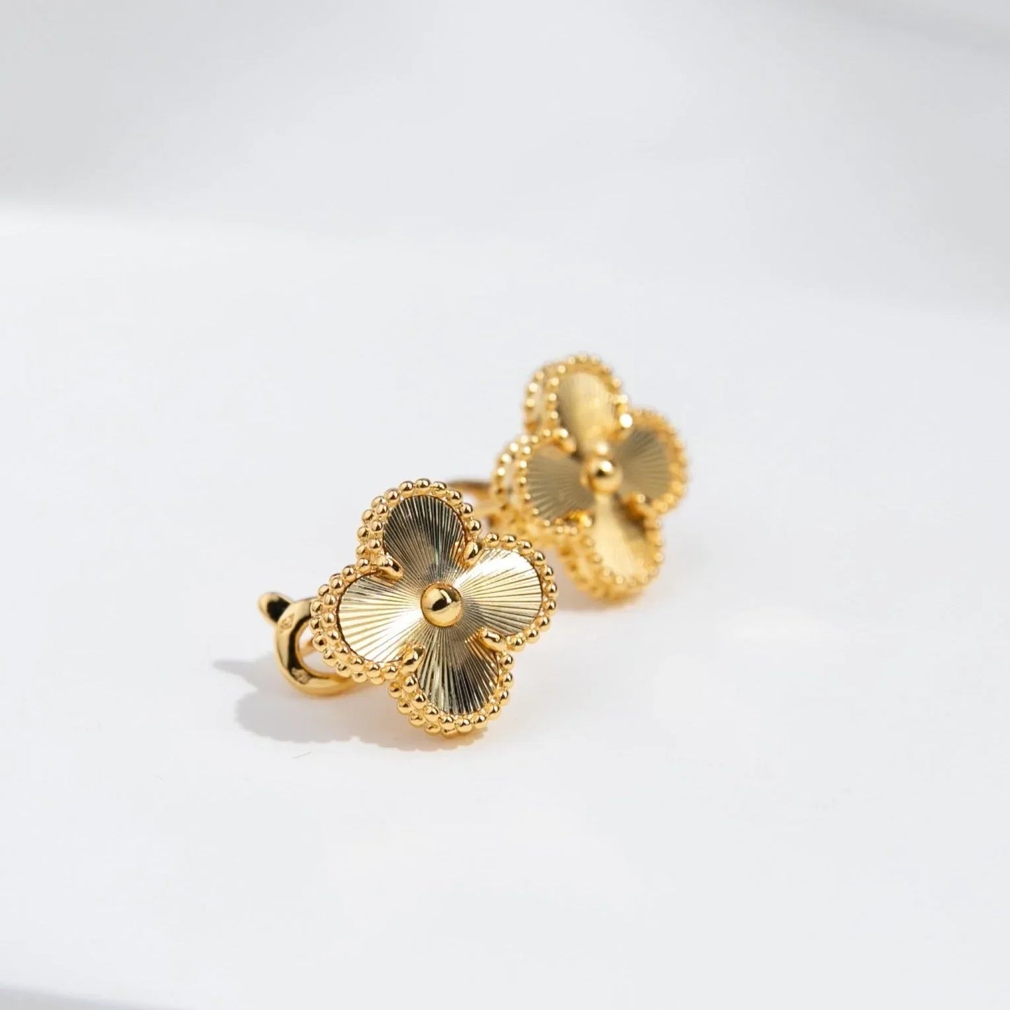 Golden Elégante Bloom Earrings